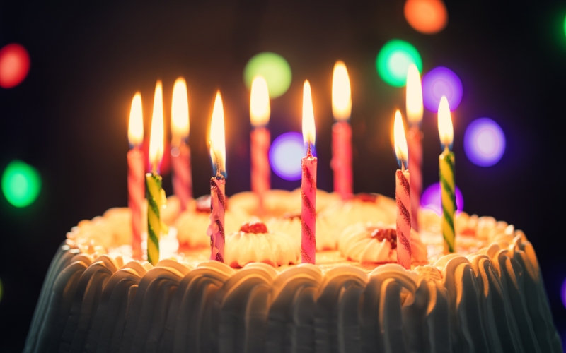 nguồn gốc và ý nghĩa của bánh sinh nhật